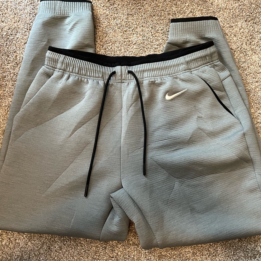 Nike Dri-FIT Striped Apparel
